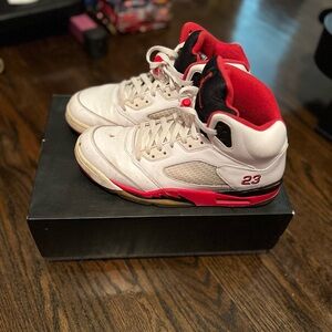 Jordan Retro 5 - Fire Red